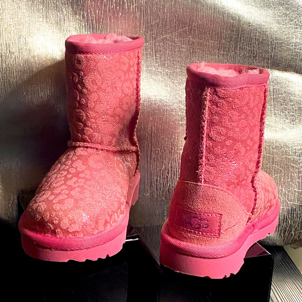 Fur lined Uggs boots for toddler girl